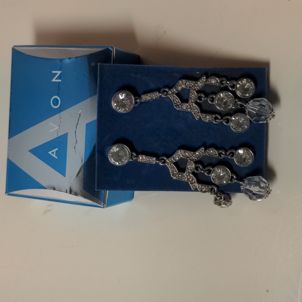 Vintage Clip on Avon Earrings *NEW*